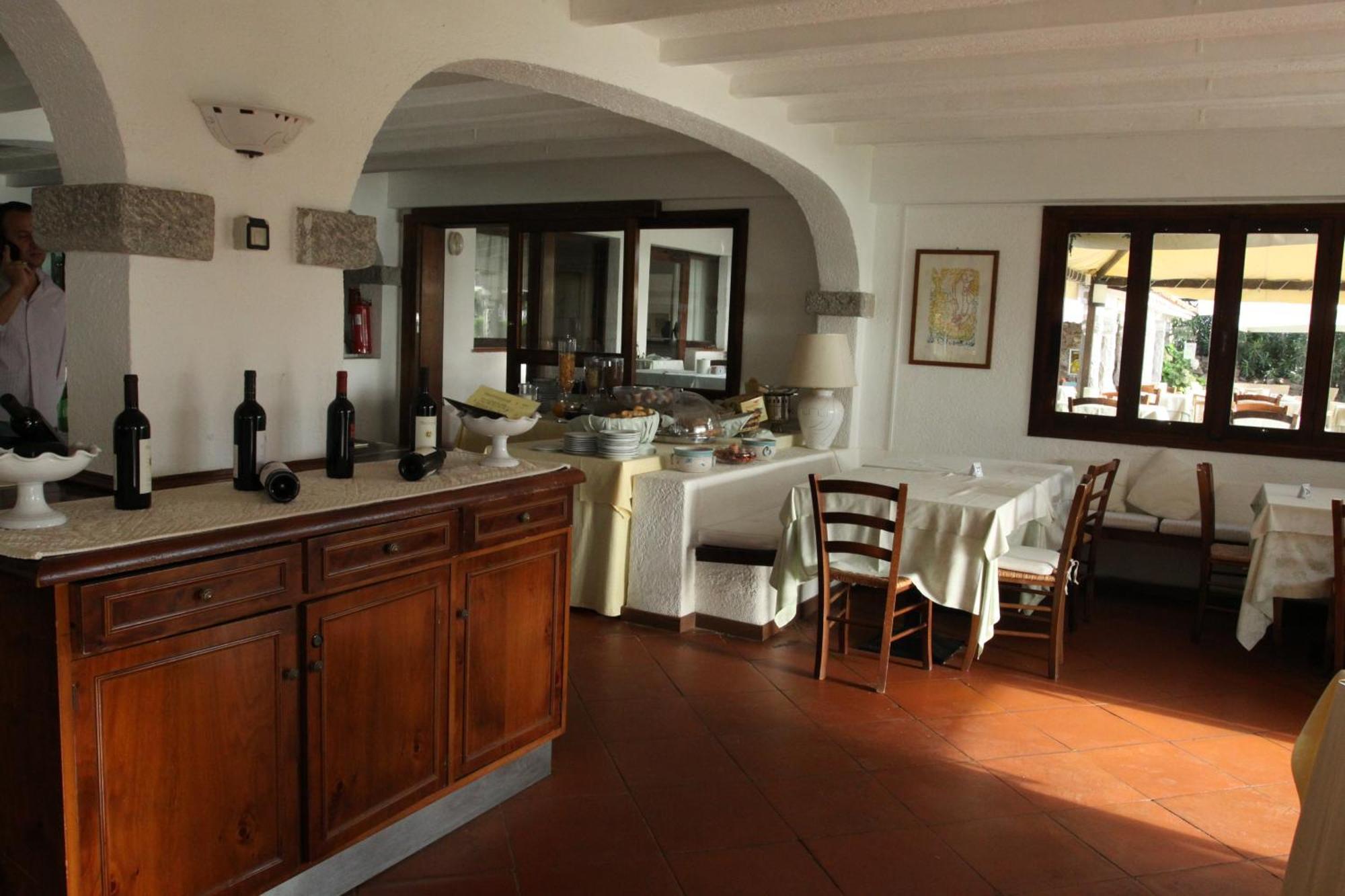 Ihr Hotel San Paolo Porto San Paolo  Luaran gambar