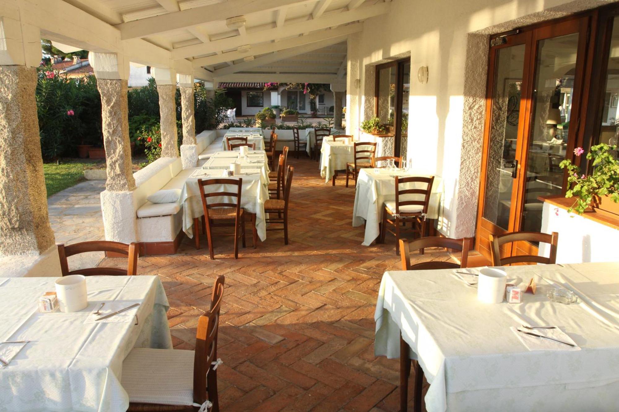 Ihr Hotel San Paolo Porto San Paolo  Luaran gambar